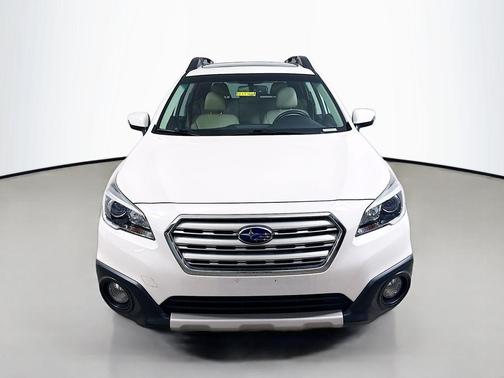 Crystal White Pearl 2016 Subaru Outback 2.5i Limited