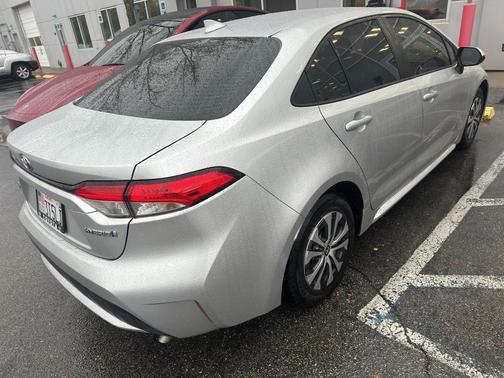 2022 Toyota Corolla Hybrid LE