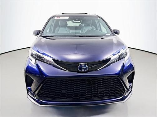 2024 Toyota Sienna XSE 7 Passenger
