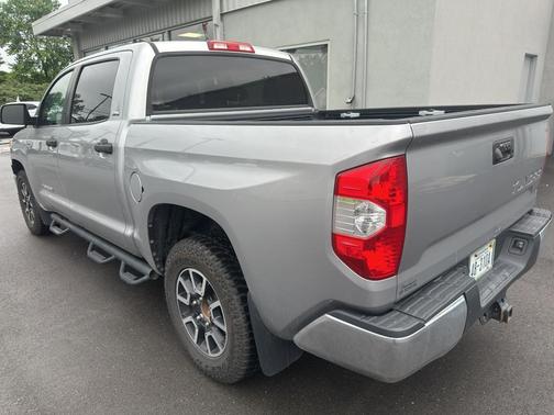 Silver Sky Metallic 2017 Toyota Tundra SR5