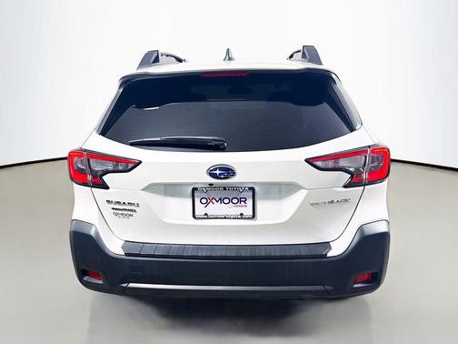 Crystal White Pearl 2024 Subaru Outback Premium