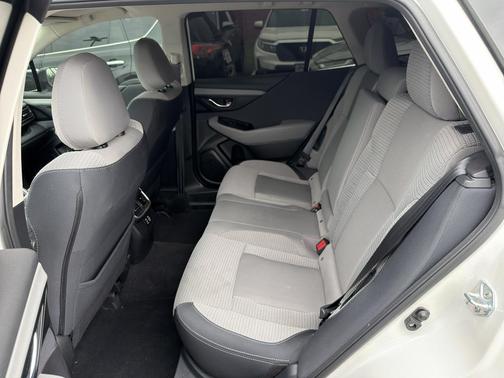 Crystal White Pearl 2024 Subaru Outback Premium