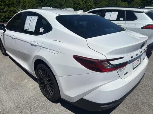 Ice Cap 2025 Toyota Camry LE