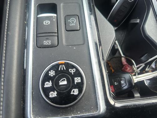 2023 Nissan Pathfinder SL 4WD