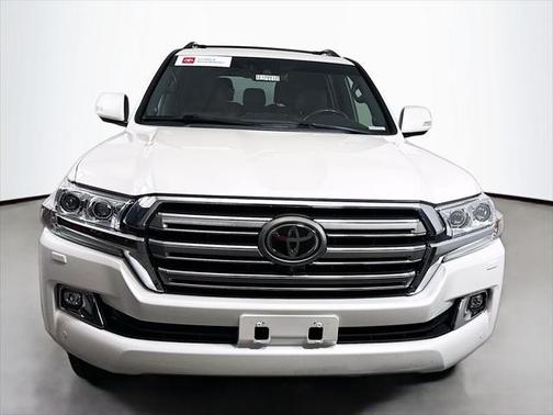2016 Toyota Land Cruiser Base