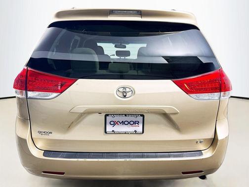 2012 Toyota Sienna LE