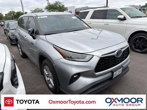 Celestial Silver Metallic 2021 Toyota Highlander Hybrid LE
