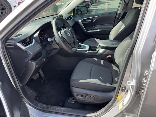 Silver Sky Metallic 2021 Toyota RAV4 XLE