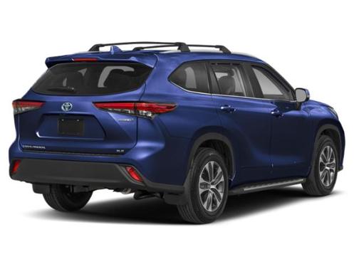 Celestial Silver Metallic 2024 Toyota Highlander Hybrid XLE