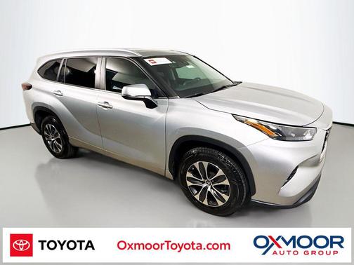 Celestial Silver Metallic 2024 Toyota Highlander Hybrid XLE