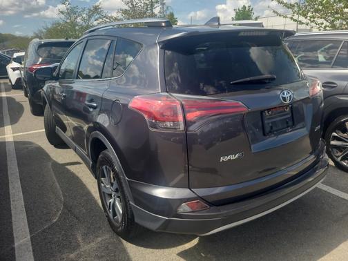 Magnetic Gray Metallic 2018 Toyota RAV4 XLE