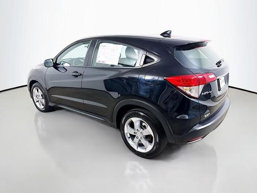 Crystal Black Pearl 2022 Honda HR-V LX