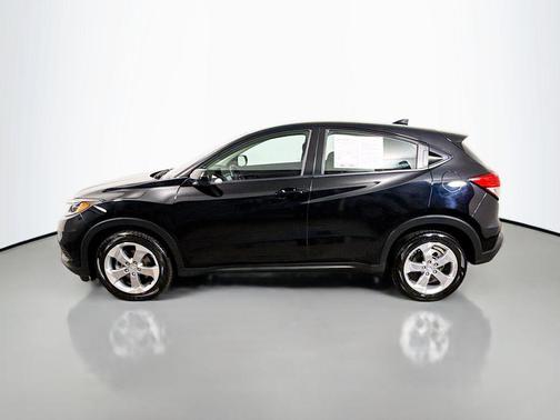 Crystal Black Pearl 2022 Honda HR-V LX