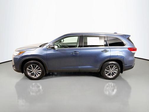 Shoreline Blue Pearl 2019 Toyota Highlander XLE