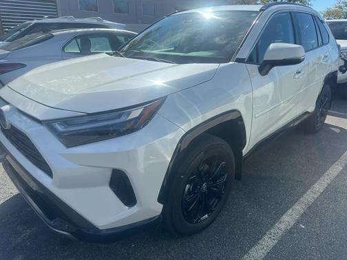 2022 Toyota RAV4 Hybrid SE
