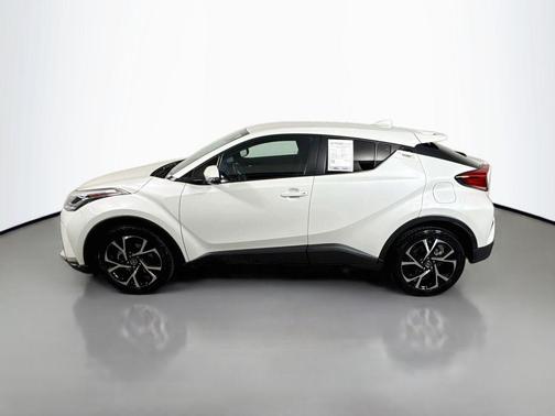 Blizzard Pearl 2021 Toyota C-HR XLE