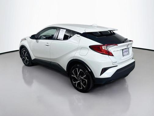 Blizzard Pearl 2021 Toyota C-HR XLE