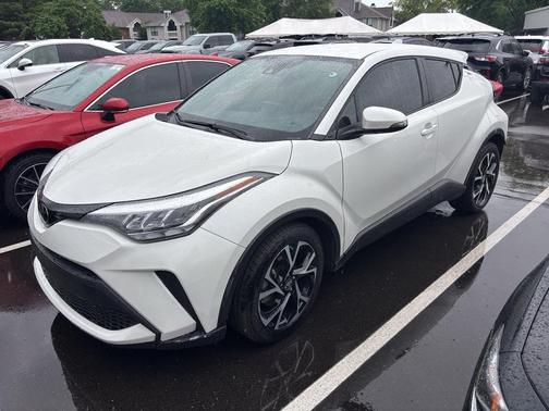 Blizzard Pearl 2021 Toyota C-HR XLE