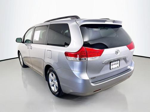2013 Toyota Sienna LE