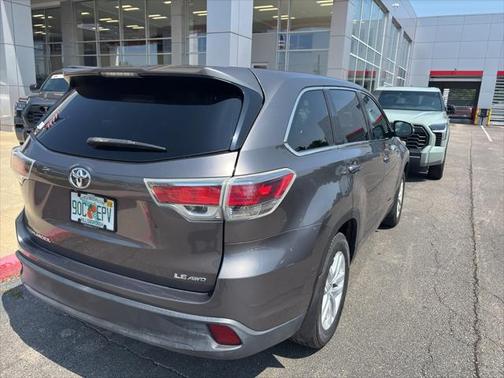 2015 Toyota Highlander LE