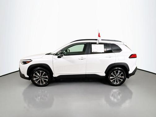 2025 Toyota Corolla Cross XLE