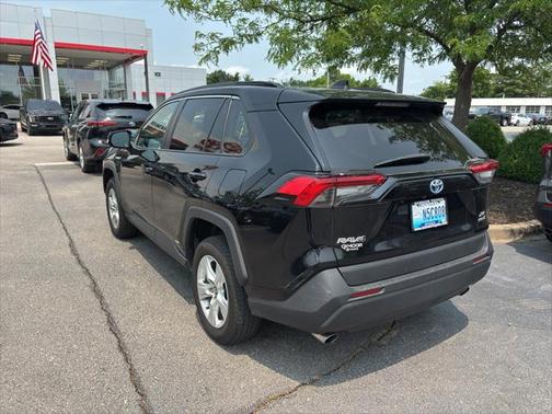 2021 Toyota RAV4 Hybrid XLE