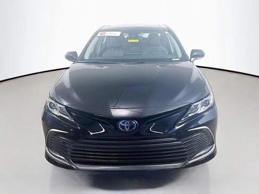 Midnight Black Metallic 2022 Toyota Camry LE