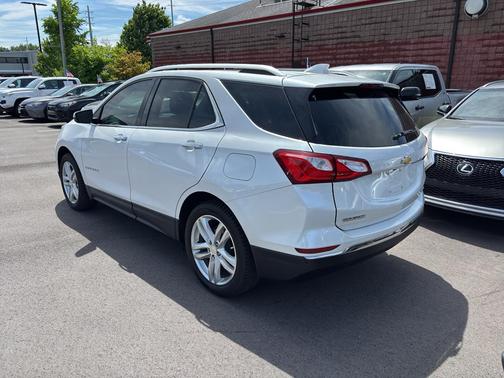 Iridescent Pearl Tricoat 2018 Chevrolet Equinox Premier