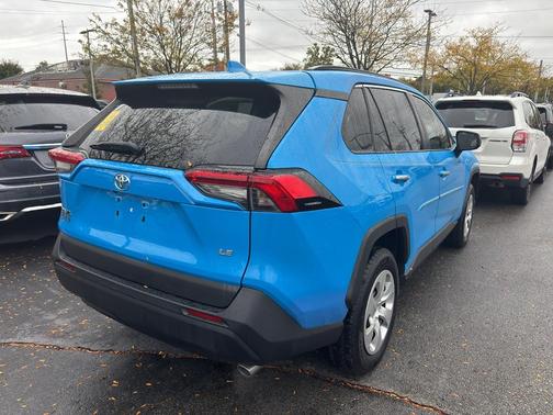 2021 Toyota RAV4 LE