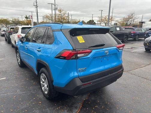 2021 Toyota RAV4 LE
