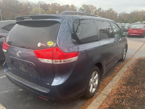 2013 Toyota Sienna LE