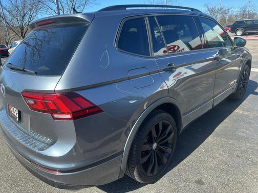 2020 Volkswagen Tiguan 2.0T SE R-Line Black