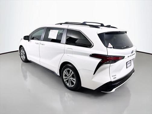 2023 Toyota Sienna XSE 7 Passenger