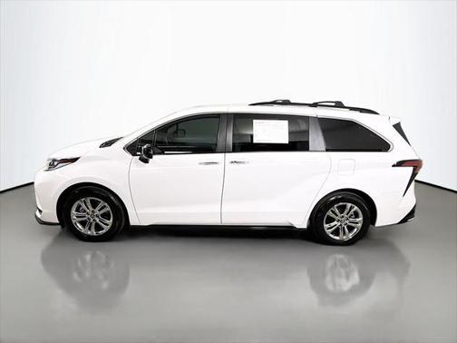 2023 Toyota Sienna XSE 7 Passenger