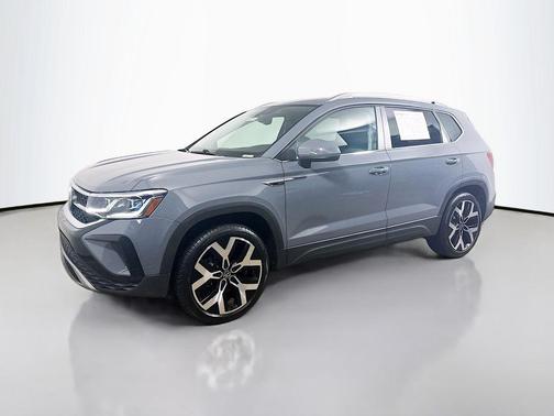 Platinum Gray Metallic 2023 Volkswagen Taos 1.5T SEL