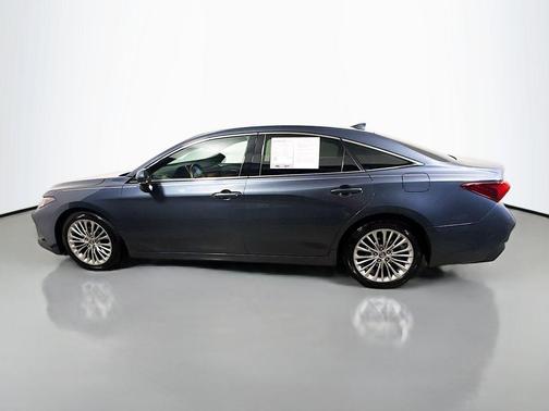 Harbor Gray Metallic 2019 Toyota Avalon Limited