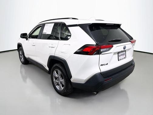2022 Toyota RAV4 Hybrid SE