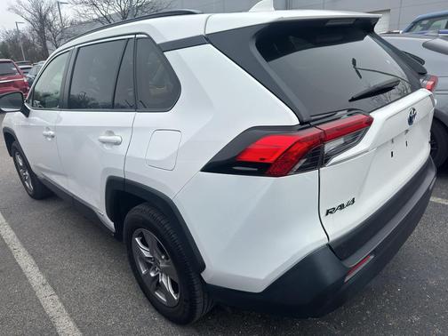 2022 Toyota RAV4 Hybrid SE
