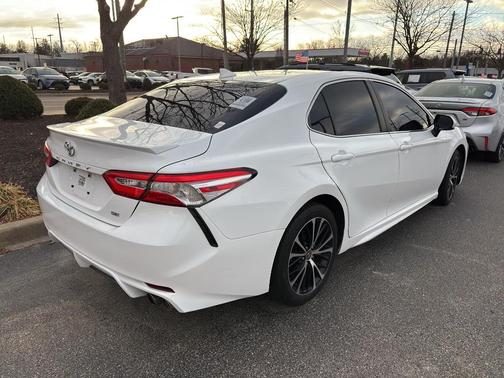 2020 Toyota Camry SE