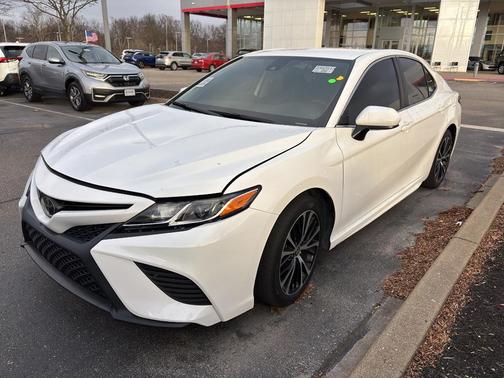 2020 Toyota Camry SE