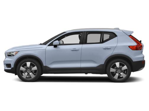 2020 Volvo XC40 T5 Momentum