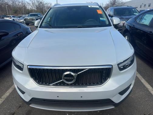 2020 Volvo XC40 T5 Momentum