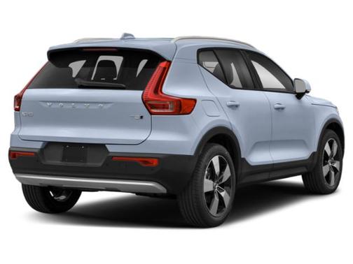 2020 Volvo XC40 T5 Momentum