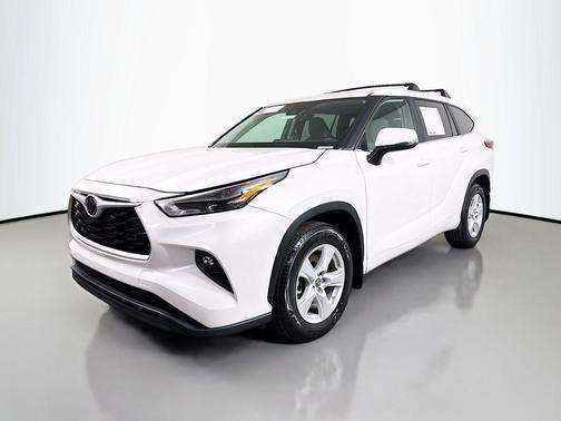 2023 Toyota Highlander LE