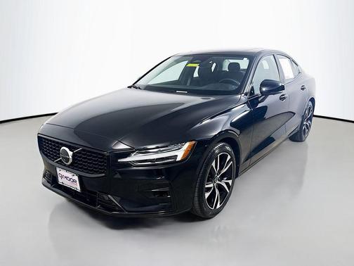 2024 Volvo S60 B5 Plus Dark Theme