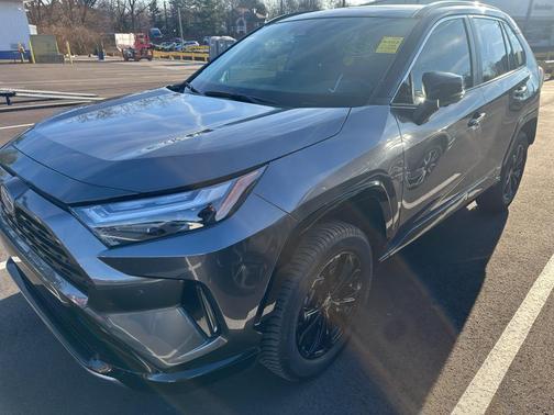 2024 Toyota RAV4 Hybrid SE