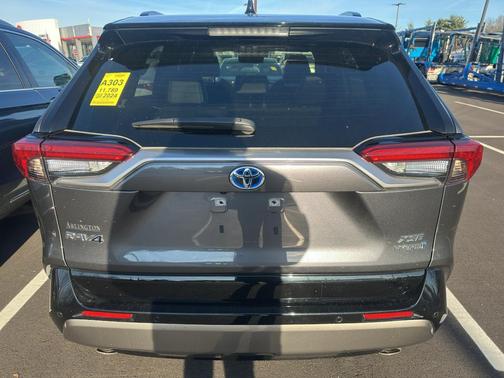 2024 Toyota RAV4 Hybrid SE