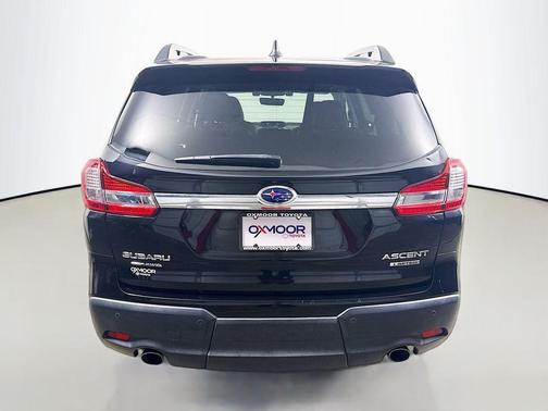 Crystal Black Silica 2022 Subaru Ascent Limited 7-Passenger