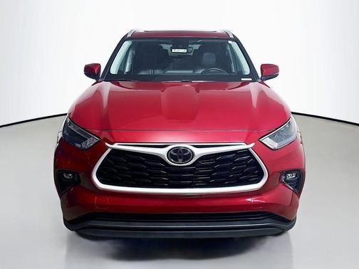 Ruby Flare Pearl 2022 Toyota Highlander XLE