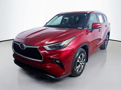 Ruby Flare Pearl 2022 Toyota Highlander XLE